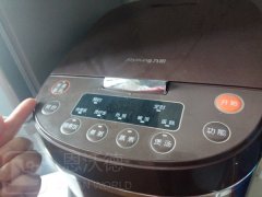 電飯煲怎么清洗？用神奇清潔海綿去除電飯煲污漬圖解